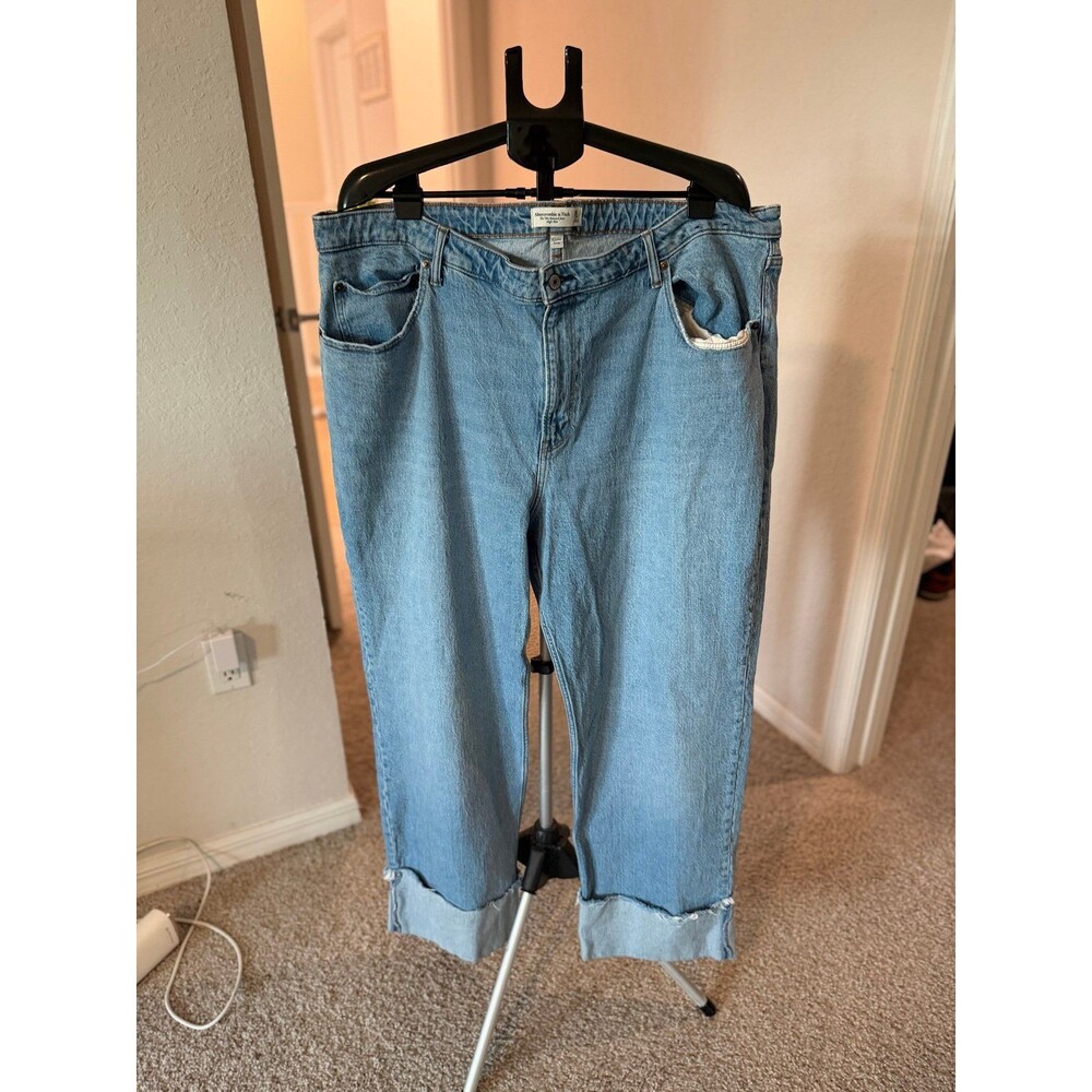 Abercrombie & Fitch Curve Love Denim 90’s High Rise Relaxed Jean Women’s Size 22